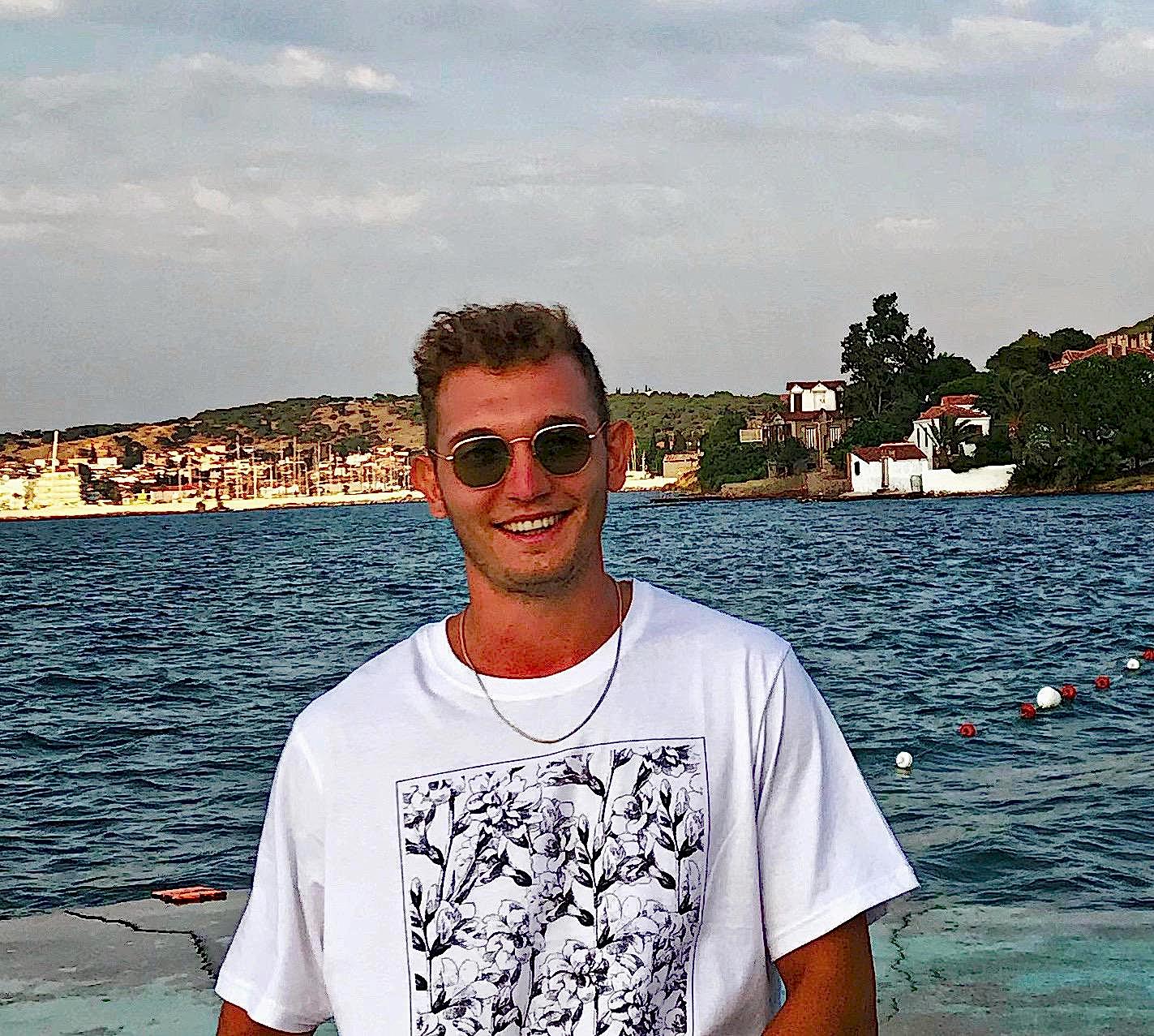 Şunun resmi: Mert Ciddi