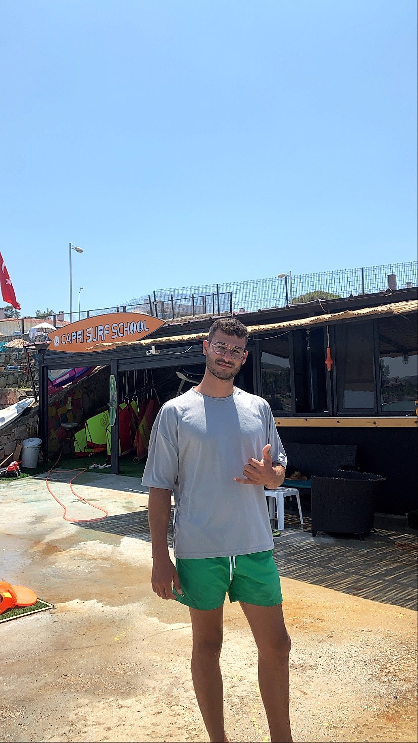 Şunun resmi: Dinçer Aran